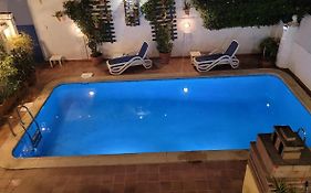 Gran Adosado En Zona Tranquila Con Piscina Privada